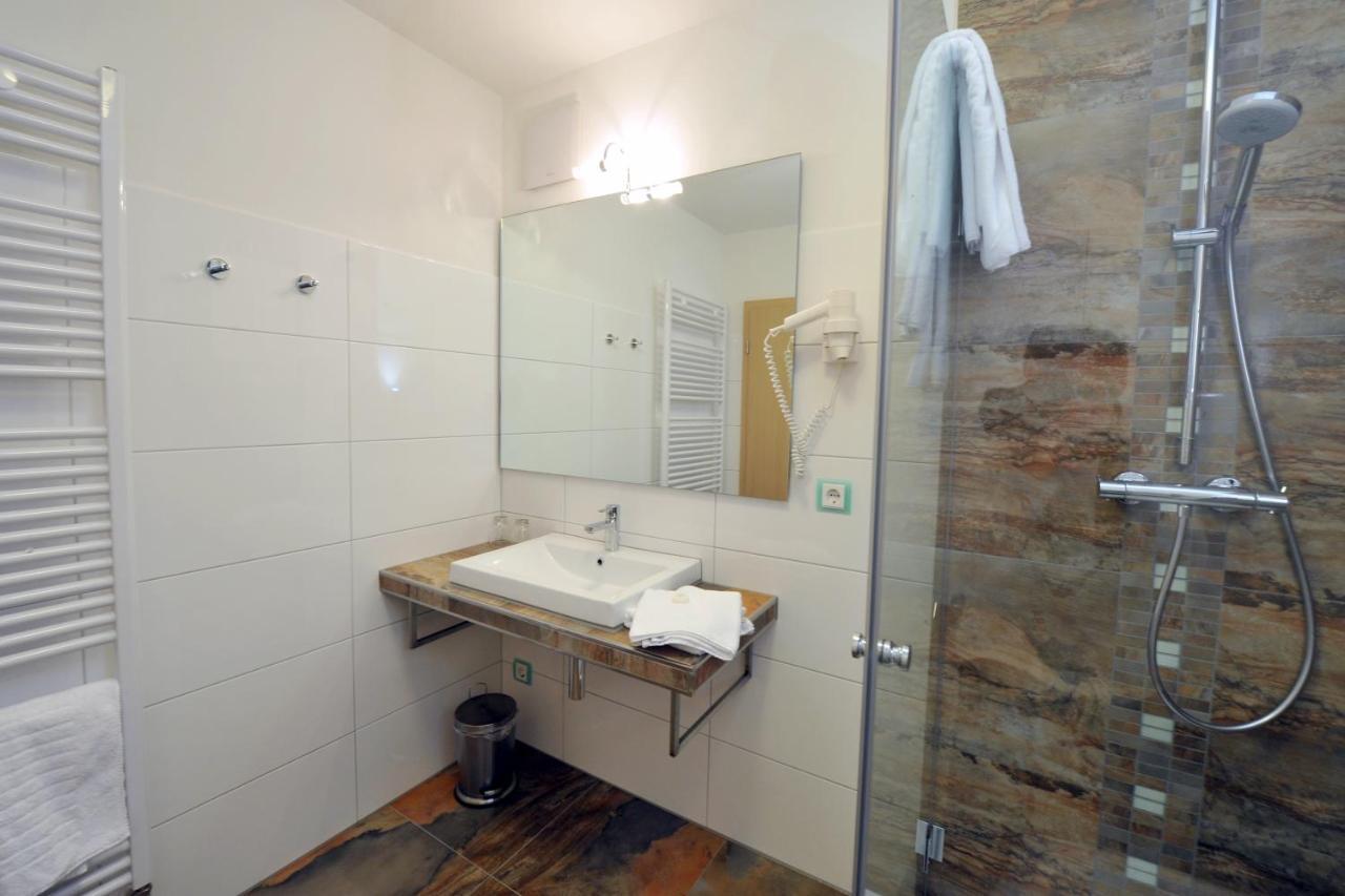Casa Palatina Bed & Breakfast โกรสคาร์ลบาค ภายนอก รูปภาพ